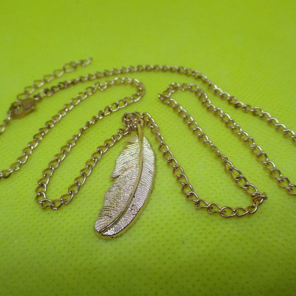 Feather Necklace Rose Gold Tone Metal Feather Pendant Necklace W Extension Chain - Picture 6 of 9
